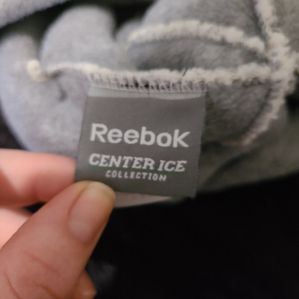 Reebok Chicago Blackhawks NHL fleece-lined  knit beanie - Picture 5 of 5